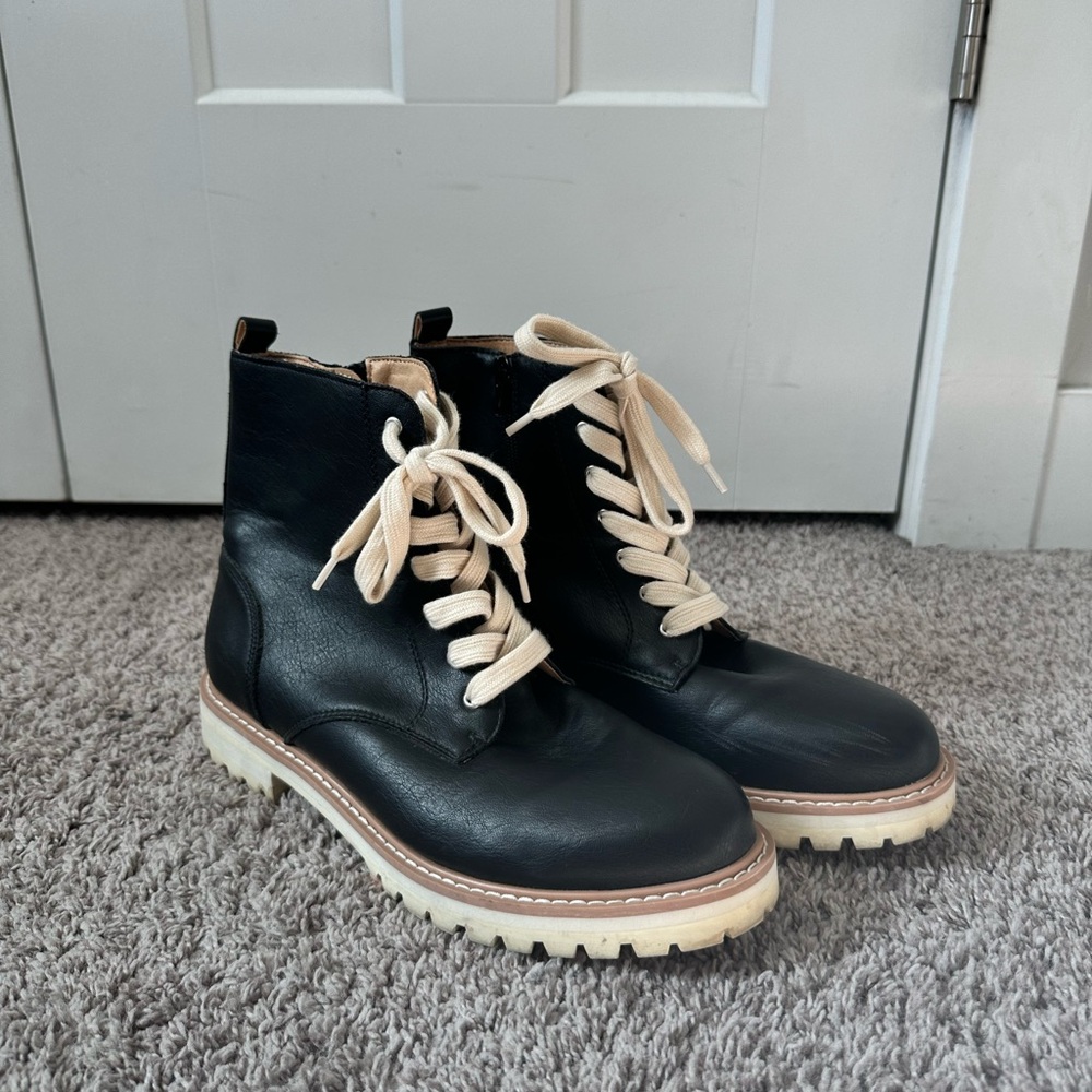Black Leather Womans Boots